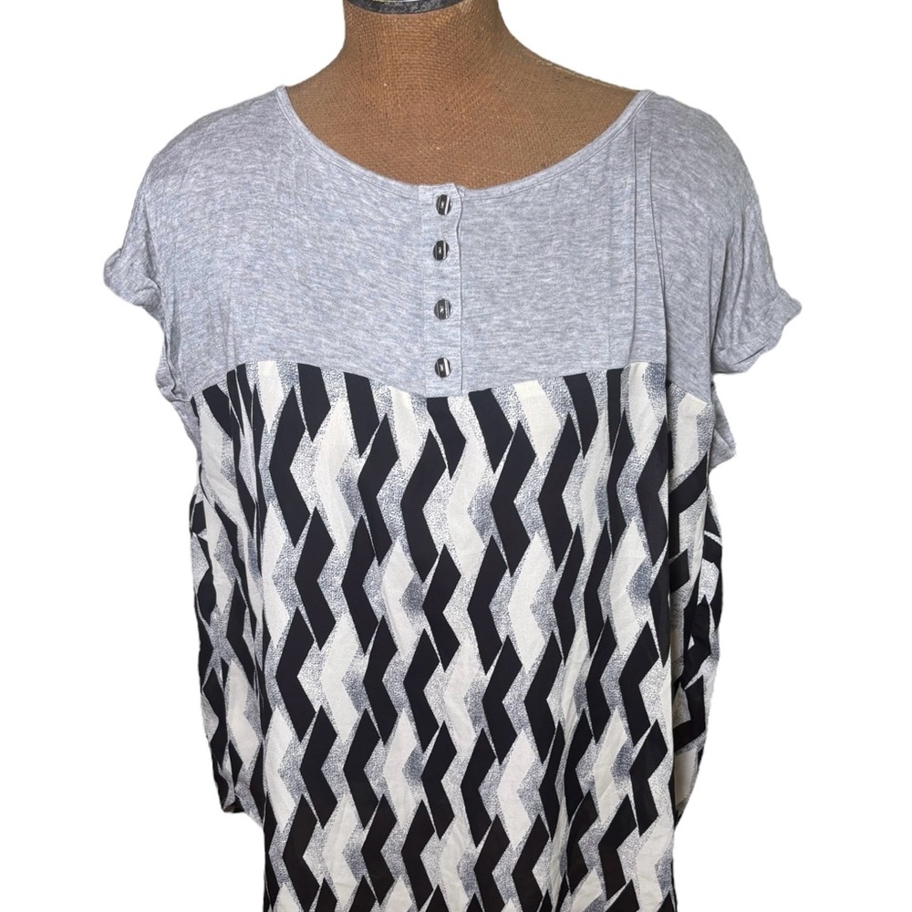 Alex Gray and Black Chevron Top Size 1X